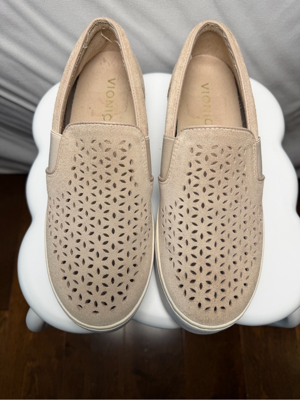 Vionic Kani Nude Loafers Perforated Suede…Size 6